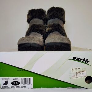 Earth Women's Charcoal Suede Boots Size 7
